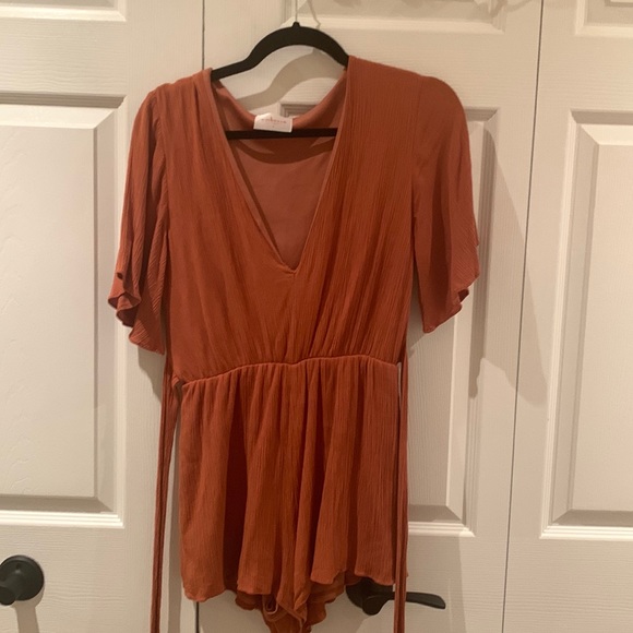 Romper - Picture 1 of 3